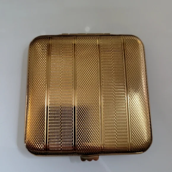 Gwenda Powder Compact - Picture 2 of 10